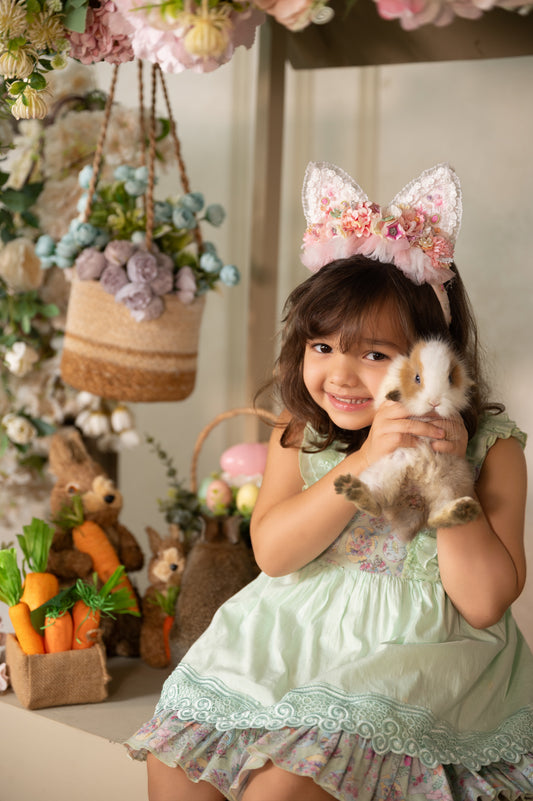 "Whimsical Bunny: Cintillo"