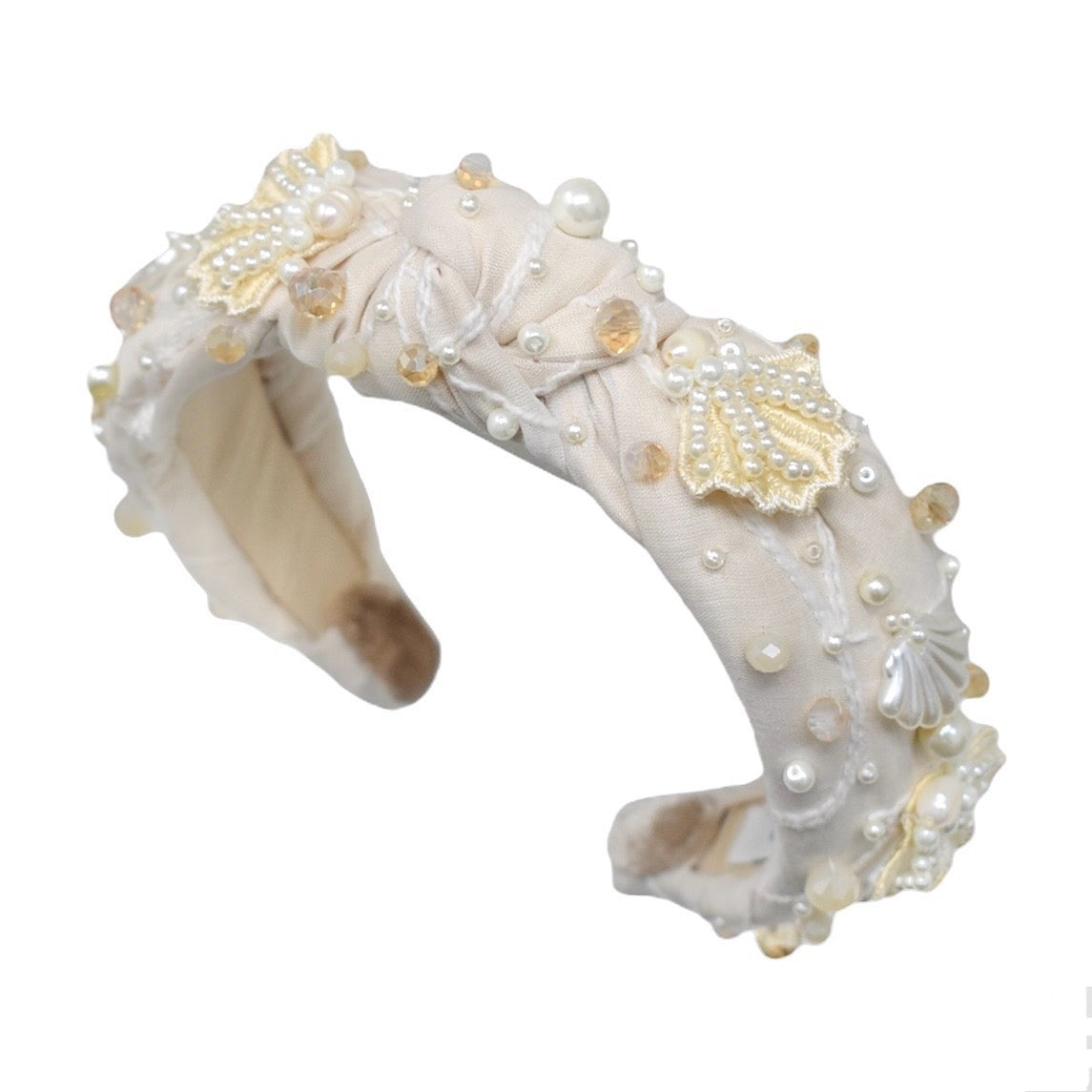 "By the Seaside: Diadema Nudo"