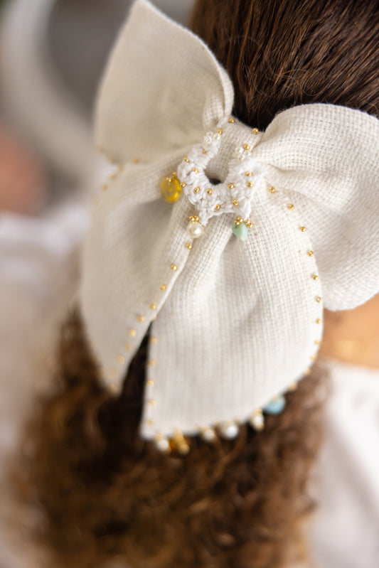 "Bachata en Fukuoka: Chic Bow"