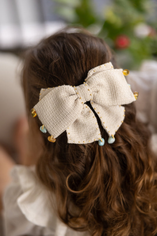 "Hay una Isla en el Caribe...: Lauren Bow"