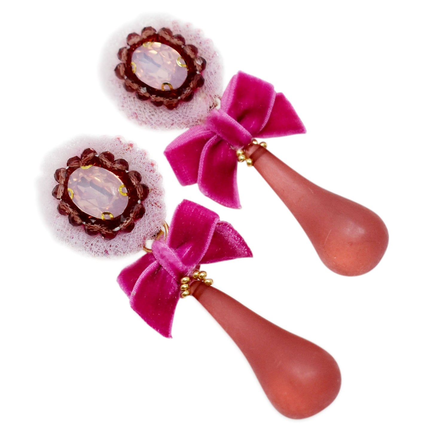 "Stacie's Pendants: Aretes"