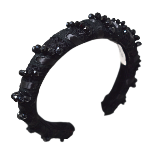 "Classy not Basic: Diadema Bolena"