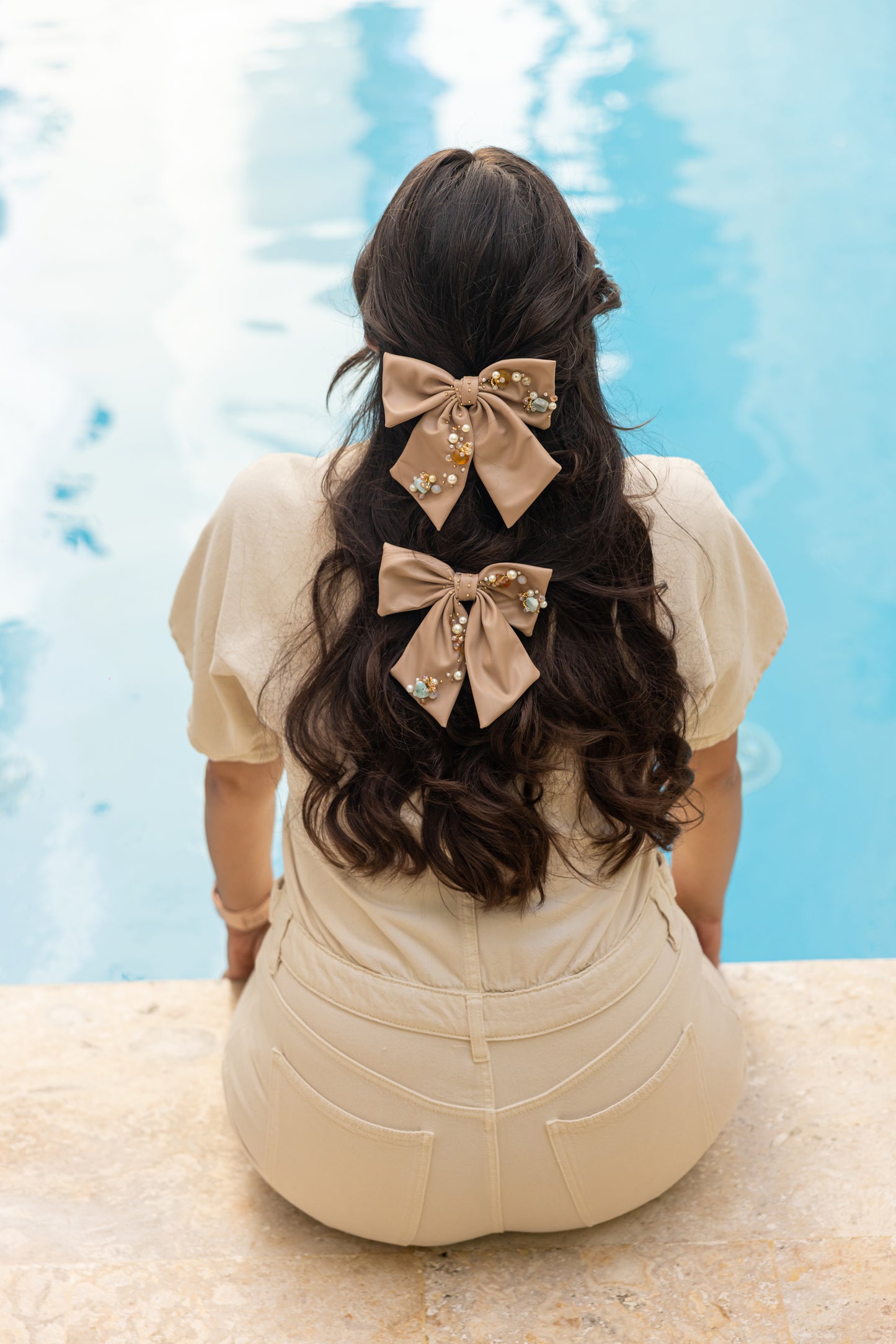 "Ritmo de la Isla: Chic Bow"