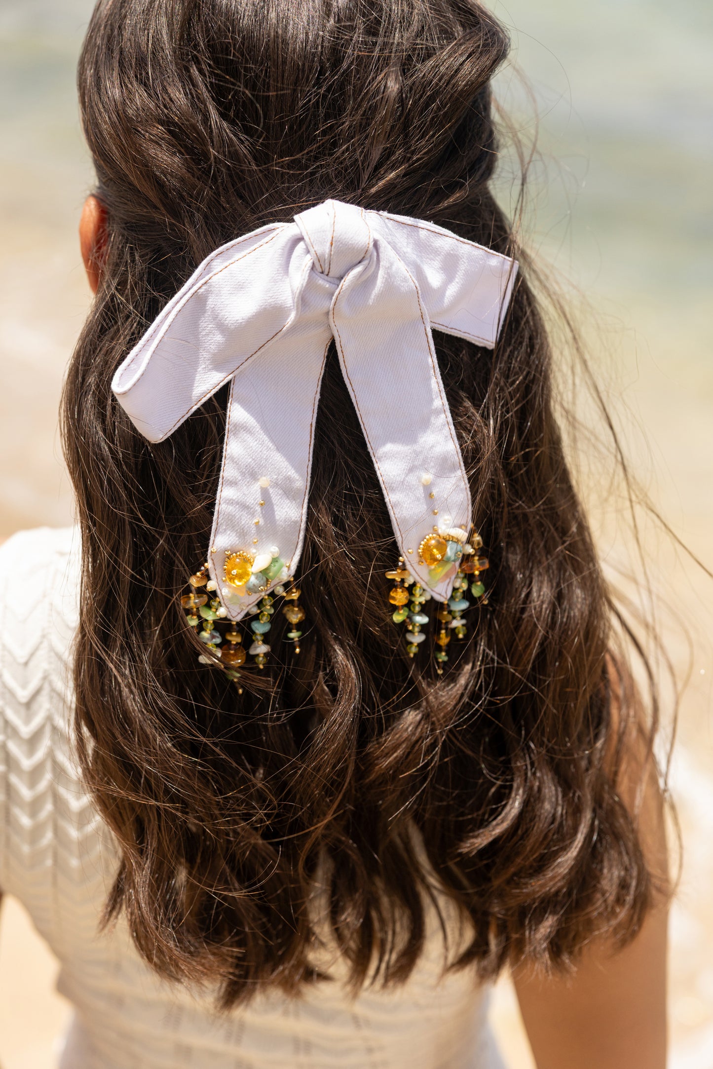 "Brisa de Merengue White Jean Bow"