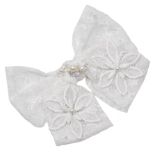 Cargar imagen en el visor de la galería, &quot;White Gardenia: Bow&quot;